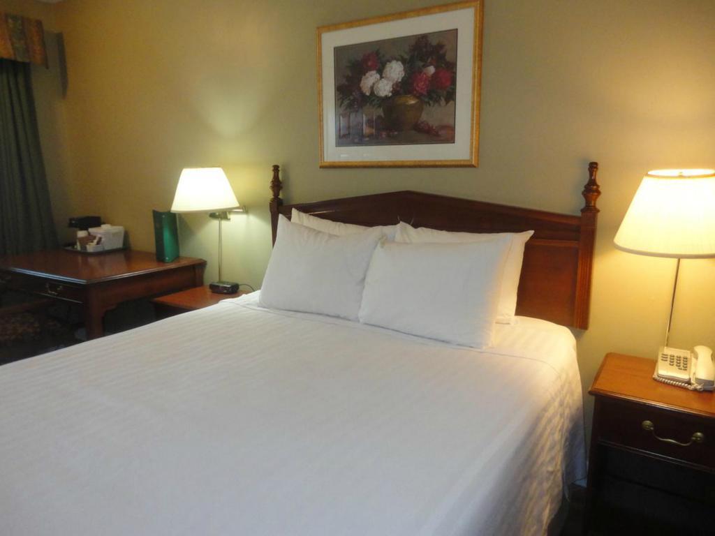 Hotel Days By Wyndham Vernon